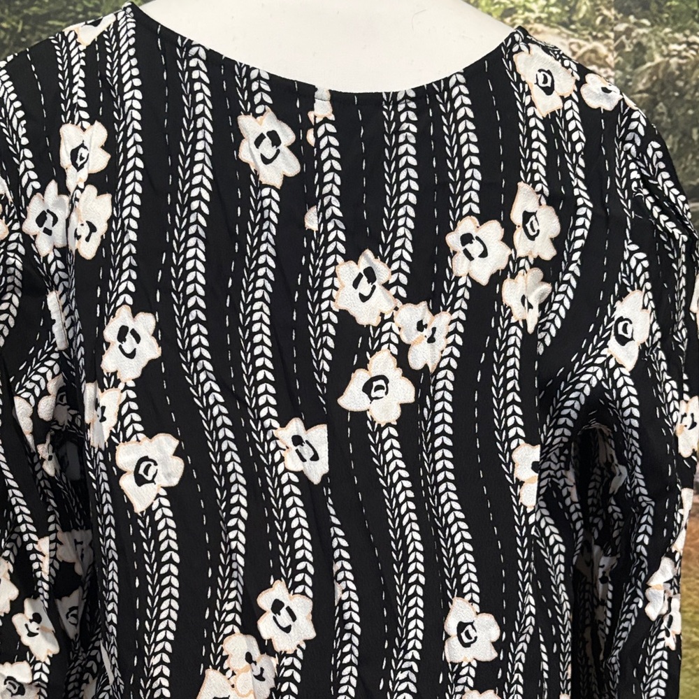 Express Black and White Floral Dress - Picture 8 of 8